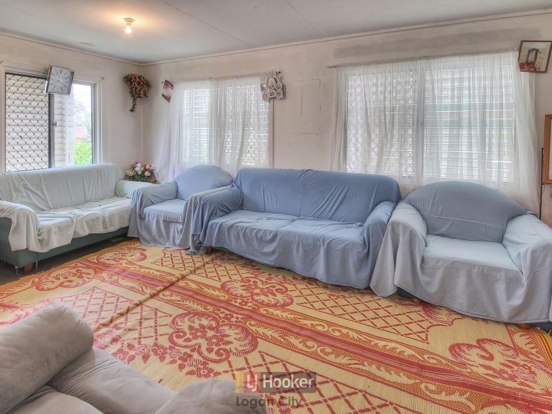 4 Omar Street, Woodridge QLD 4114