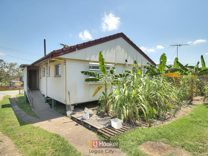 4 Omar Street, Woodridge QLD 4114