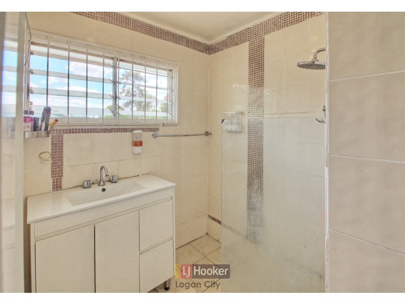 26 Yugumbri Crescent, Logan Central QLD 4114