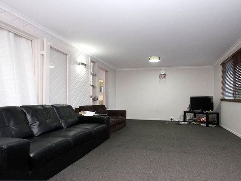 9 Muller Road, Woodridge QLD 4114