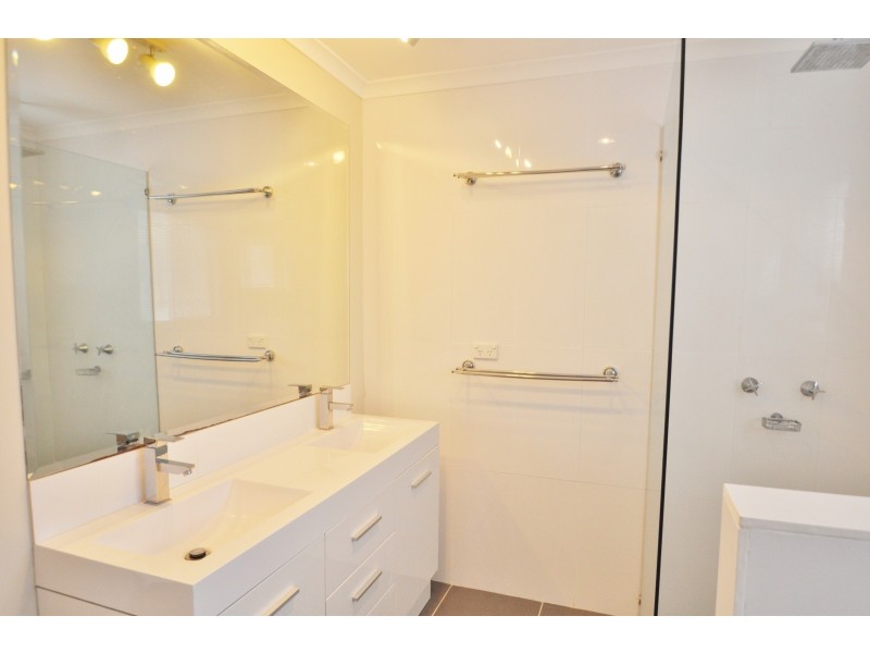 56 St Patrick Avenue, Kuraby QLD 4112