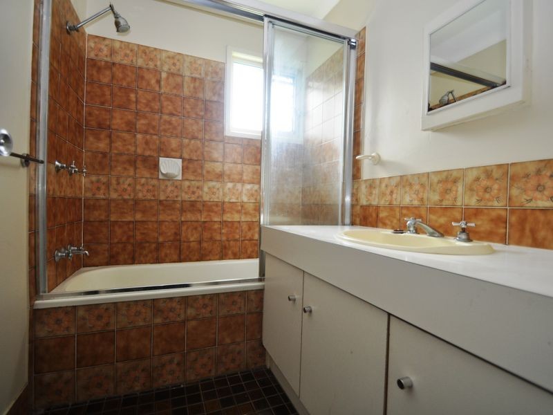 1 Peppermint Street, Crestmead QLD 4132