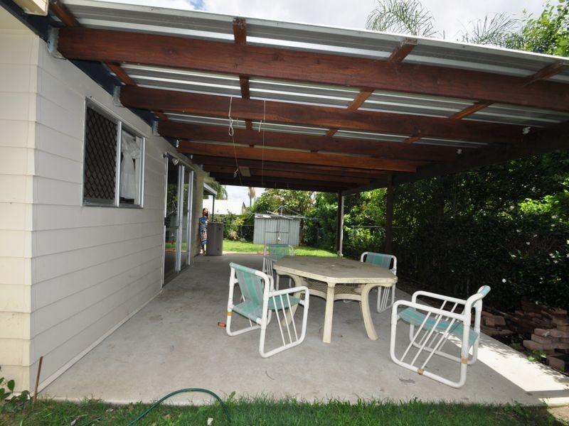 1 Peppermint Street, Crestmead QLD 4132