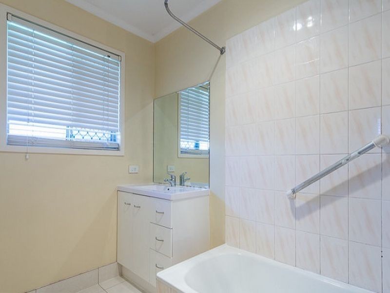 10 Shiraz Court, Kingston QLD 4114