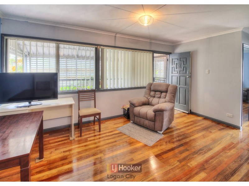 2 Waratah Street, Woodridge QLD 4114