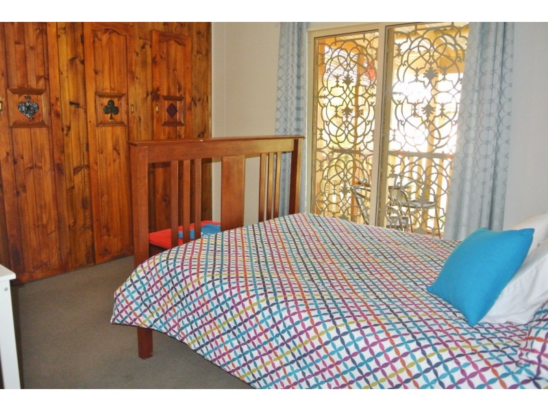 89 Jacaranda Ave, Logan Central QLD 4114