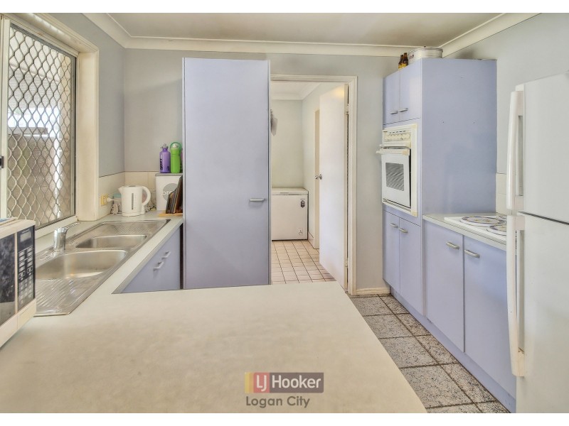 4 Julius Court, Marsden QLD 4132