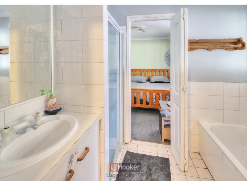 4 Julius Court, Marsden QLD 4132