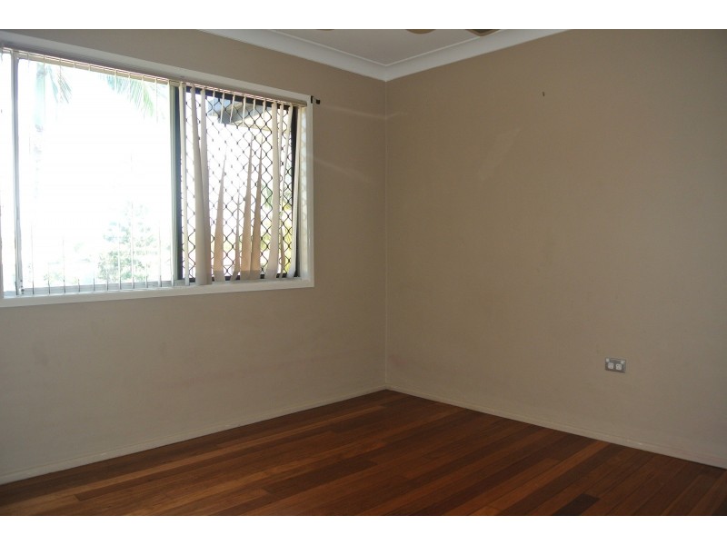 35 Pine Drive, Woodridge QLD 4114