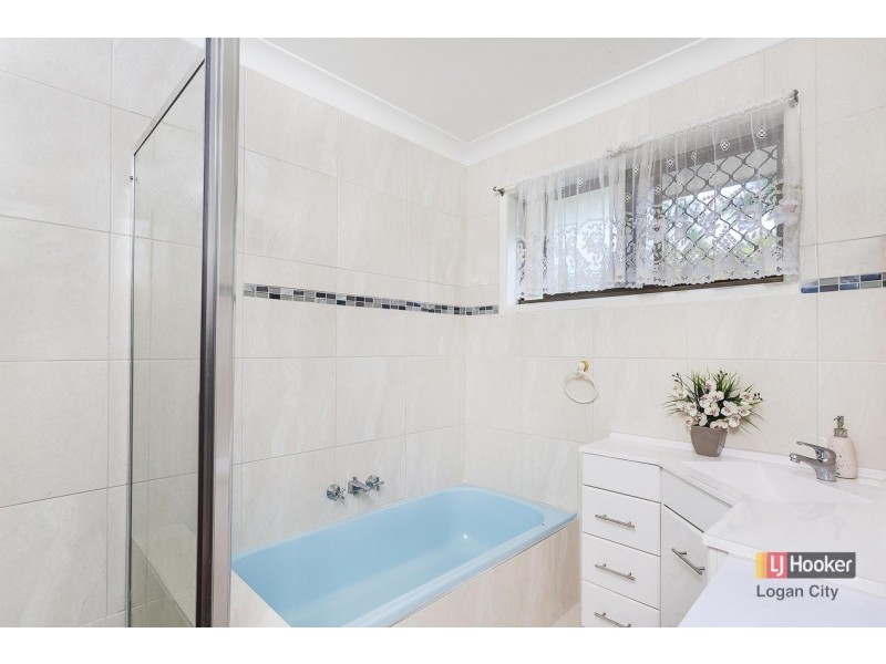 216 Plantain Road, Shailer Park QLD 4128