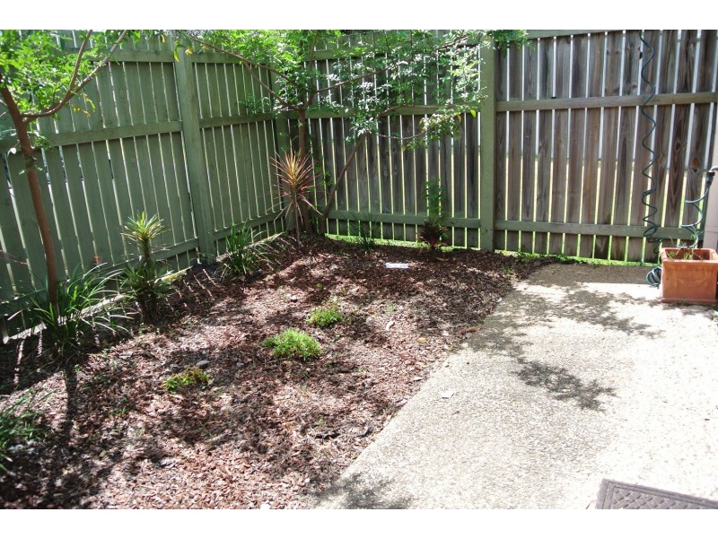 4/11 Macquarie Street, Woodridge QLD 4114