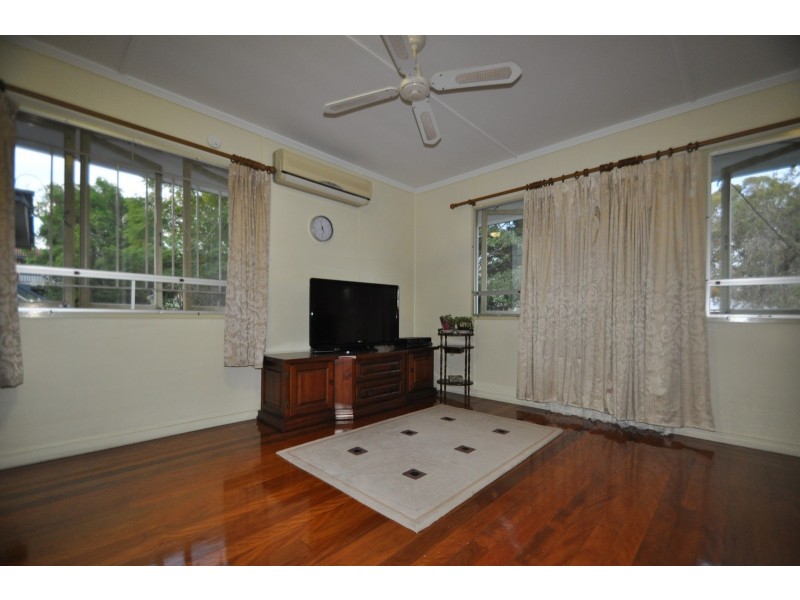 10 Plunkett Street, Woodridge QLD 4114