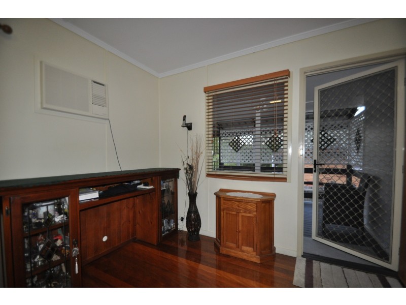 10 Plunkett Street, Woodridge QLD 4114