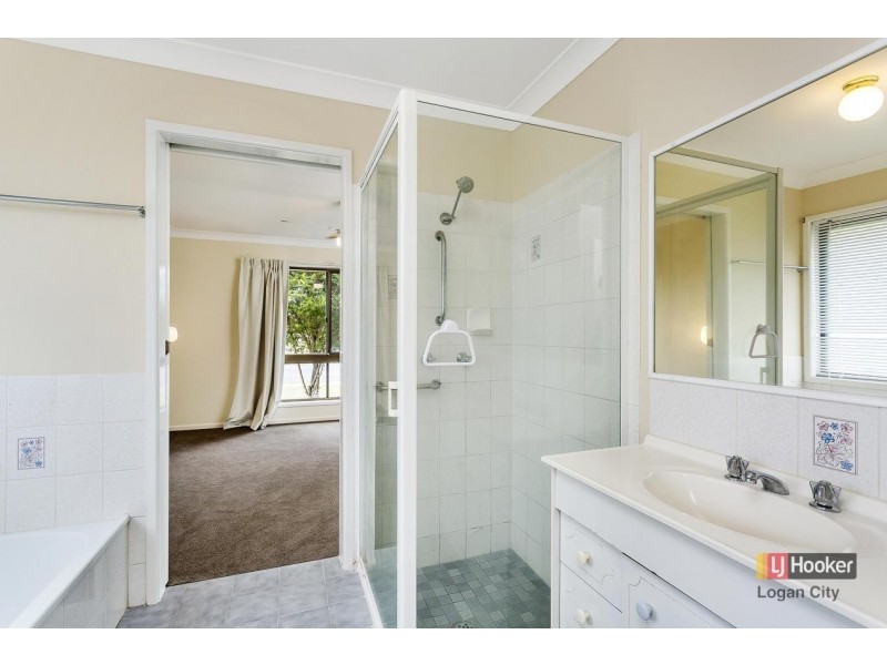 47 Edenlea Drive, Meadowbrook QLD 4131