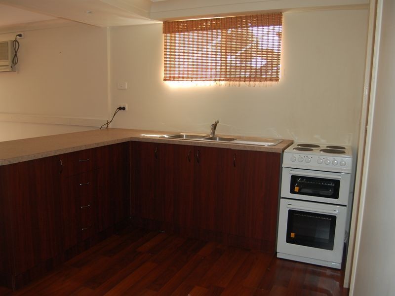 18 WILDE STREET, Kingston QLD 4114