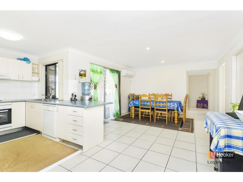 16 Ashmore Close, Marsden QLD 4132