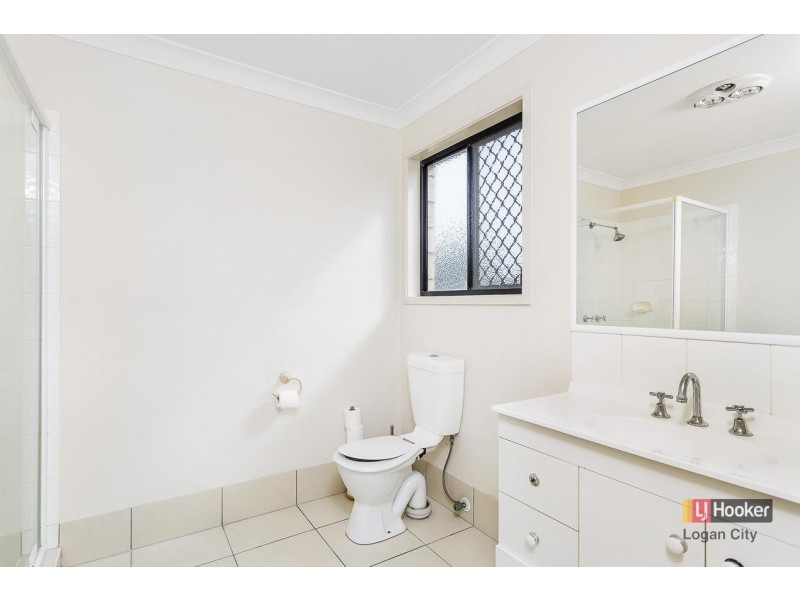 16 Ashmore Close, Marsden QLD 4132