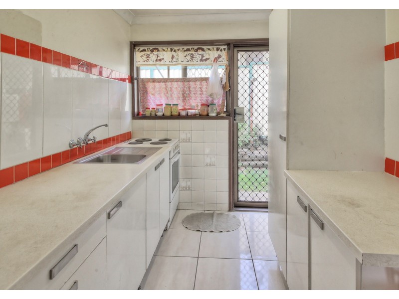 2/10 North Road, Woodridge QLD 4114