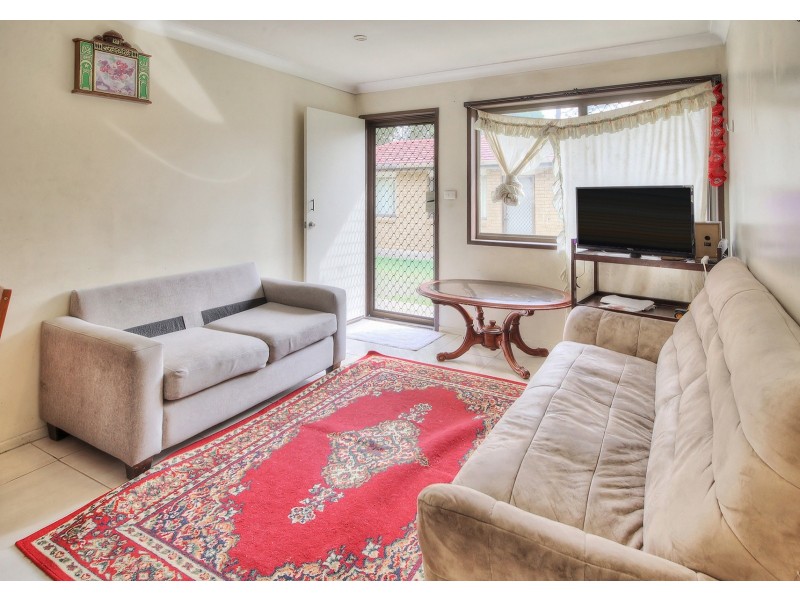 2/10 North Road, Woodridge QLD 4114