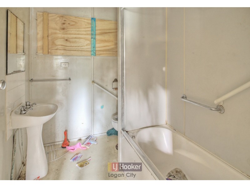 13 Orchid St, Woodridge QLD 4114