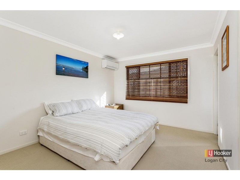 17 Lake Somerset Court, Logan Reserve QLD 4133
