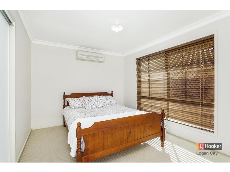 17 Lake Somerset Court, Logan Reserve QLD 4133
