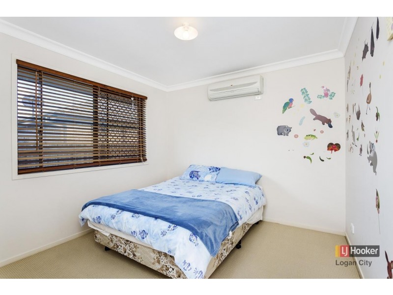 17 Lake Somerset Court, Logan Reserve QLD 4133