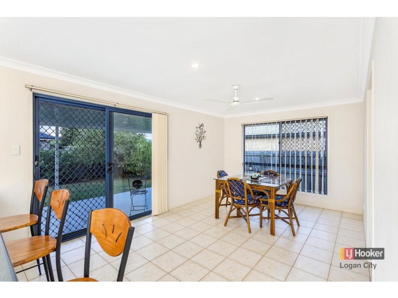 17 Lake Somerset Court, Logan Reserve QLD 4133