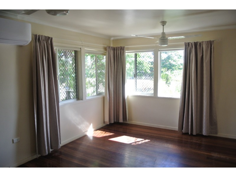 54 Laughlin Street, Kingston QLD 4114