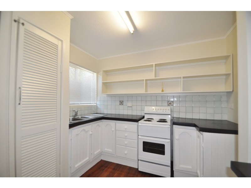 1 Perth Street, Kingston QLD 4114