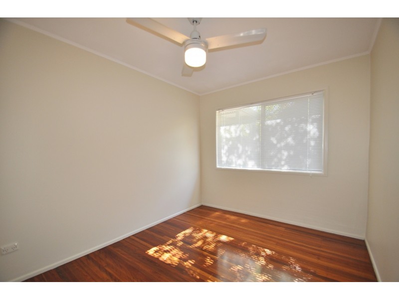 1 Perth Street, Kingston QLD 4114