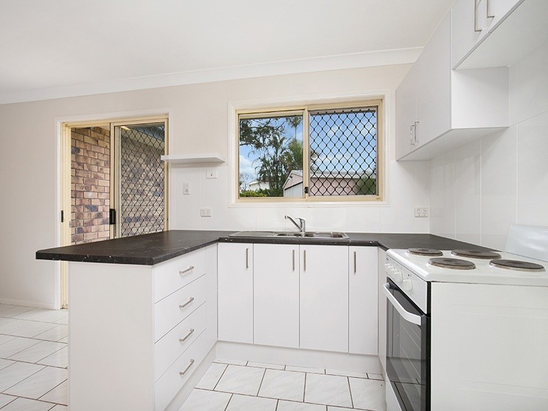 5 Fig Tree Court, Kingston QLD 4114