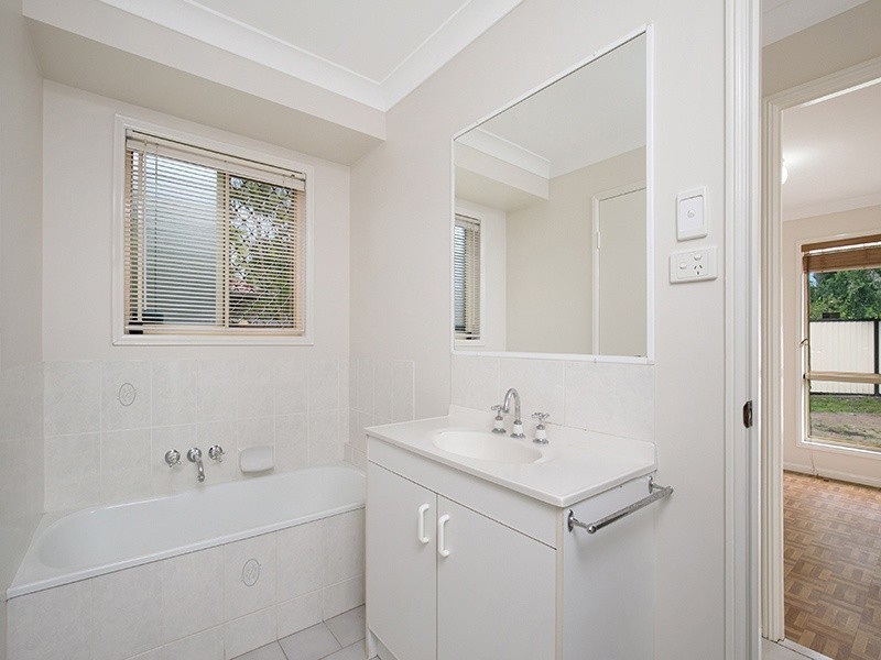 5 Fig Tree Court, Kingston QLD 4114