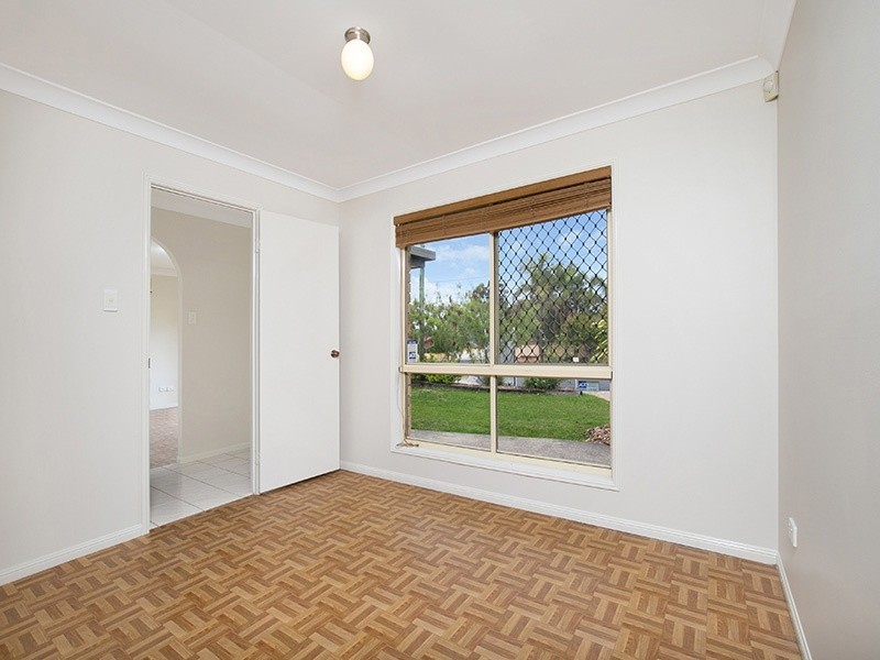 5 Fig Tree Court, Kingston QLD 4114