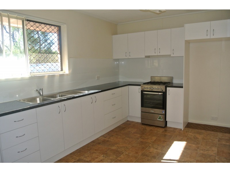 70 Jacaranda Ave, Logan Central QLD 4114