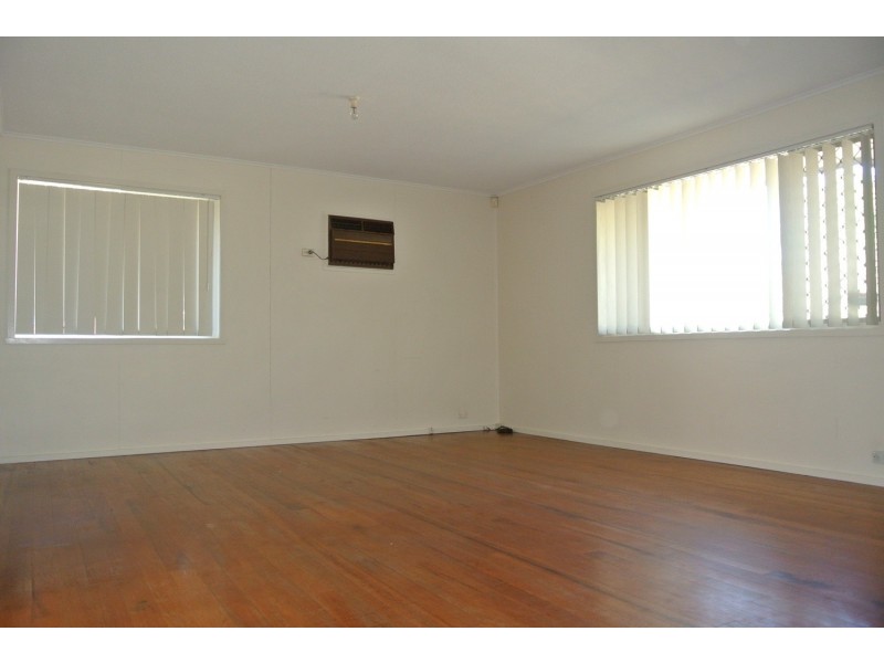 70 Jacaranda Ave, Logan Central QLD 4114