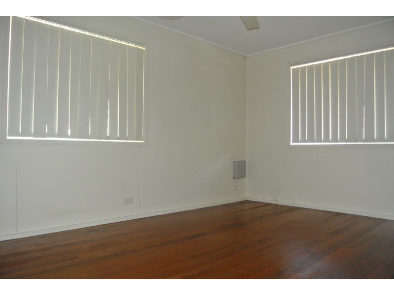 70 Jacaranda Ave, Logan Central QLD 4114