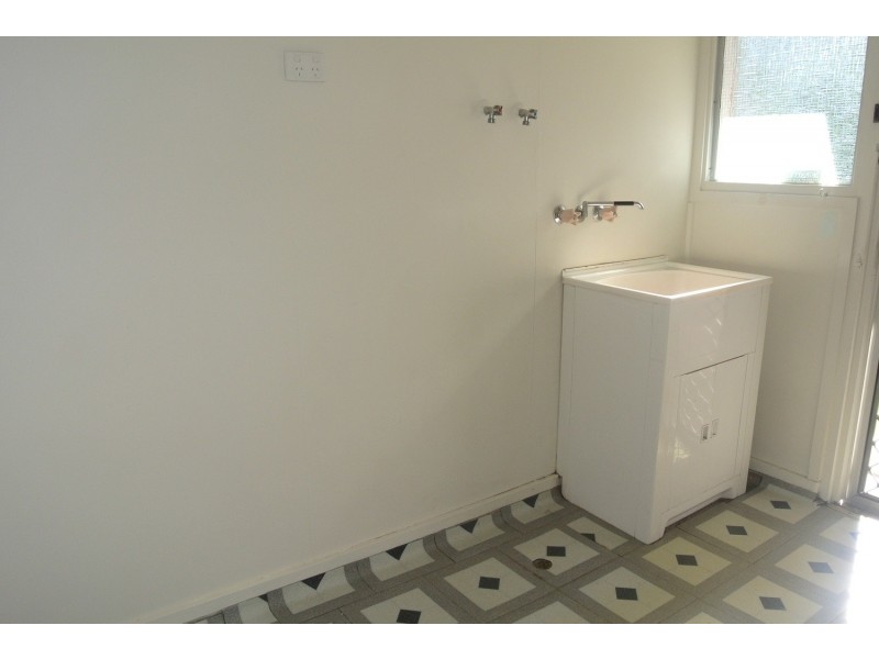 70 Jacaranda Ave, Logan Central QLD 4114