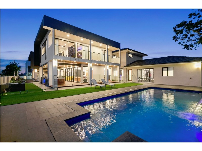 9 Parnassus Street, Robertson QLD 4109