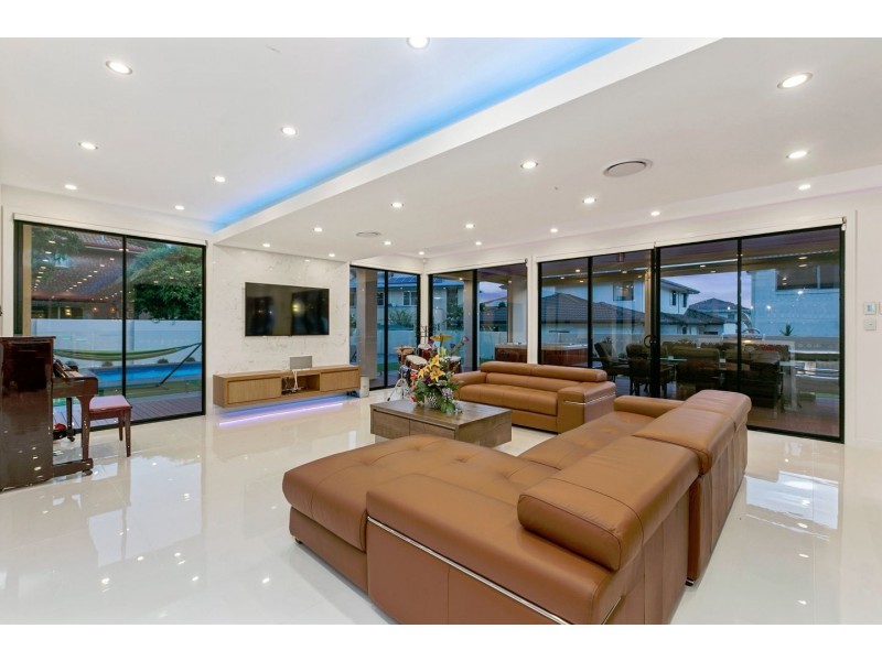 9 Parnassus Street, Robertson QLD 4109