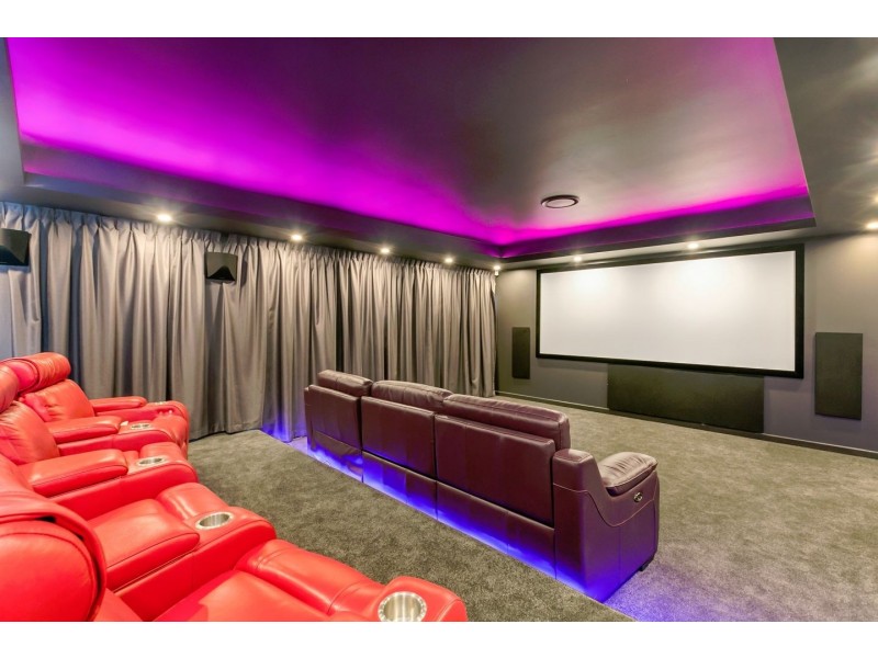 9 Parnassus Street, Robertson QLD 4109