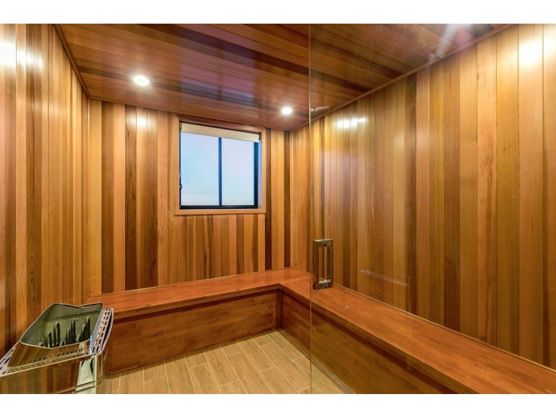 9 Parnassus Street, Robertson QLD 4109