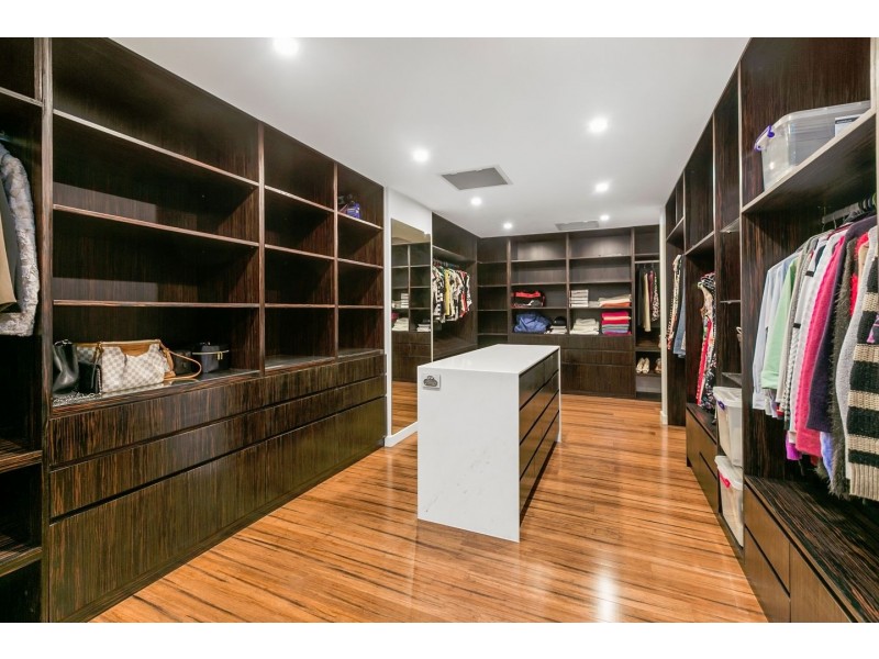 9 Parnassus Street, Robertson QLD 4109