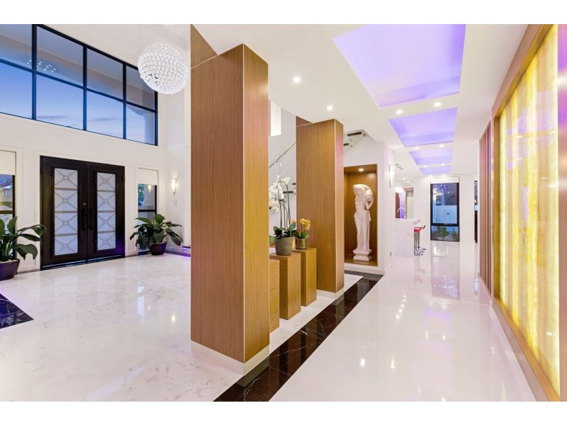 9 Parnassus Street, Robertson QLD 4109