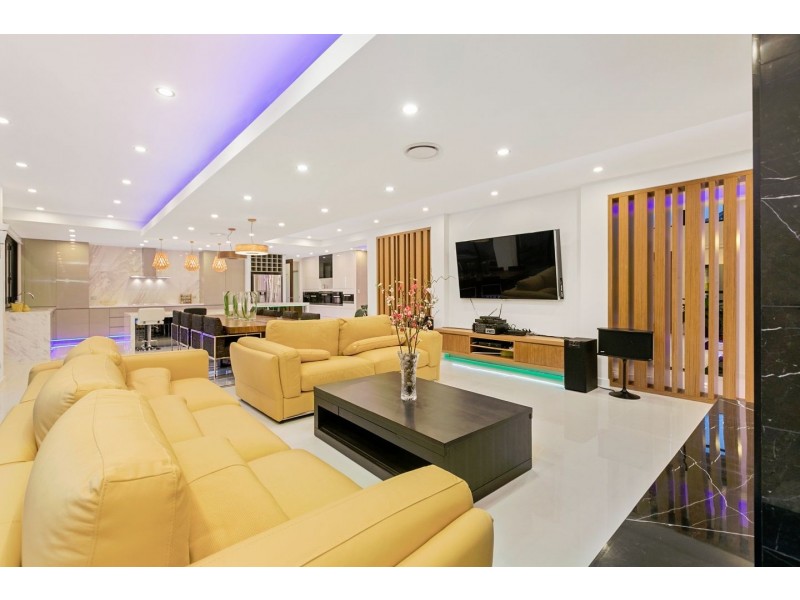 9 Parnassus Street, Robertson QLD 4109