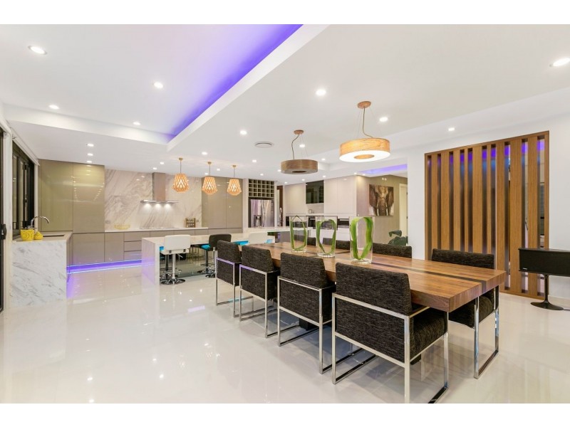 9 Parnassus Street, Robertson QLD 4109