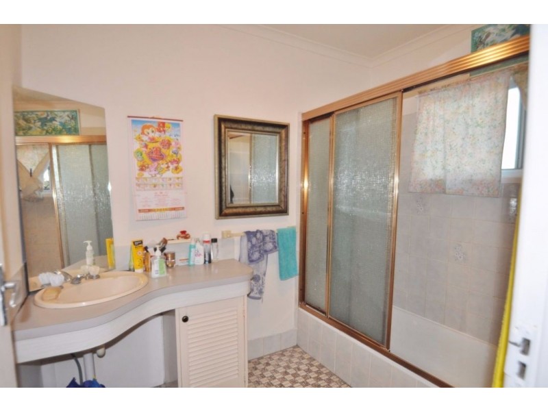 74 Ellen street, Kingston QLD 4114