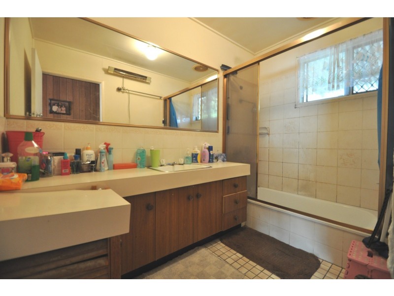 23 Bruce Road, Woodridge QLD 4114