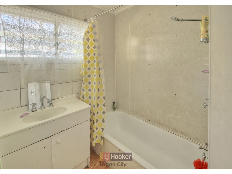 26 Kolonga Street, Woodridge QLD 4114