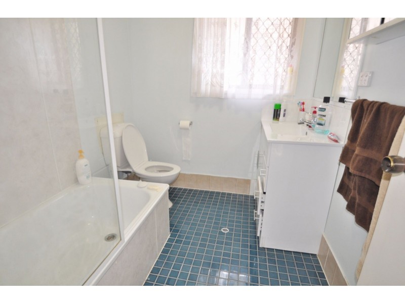 4/52 Blackwood Road, Logan Central QLD 4114